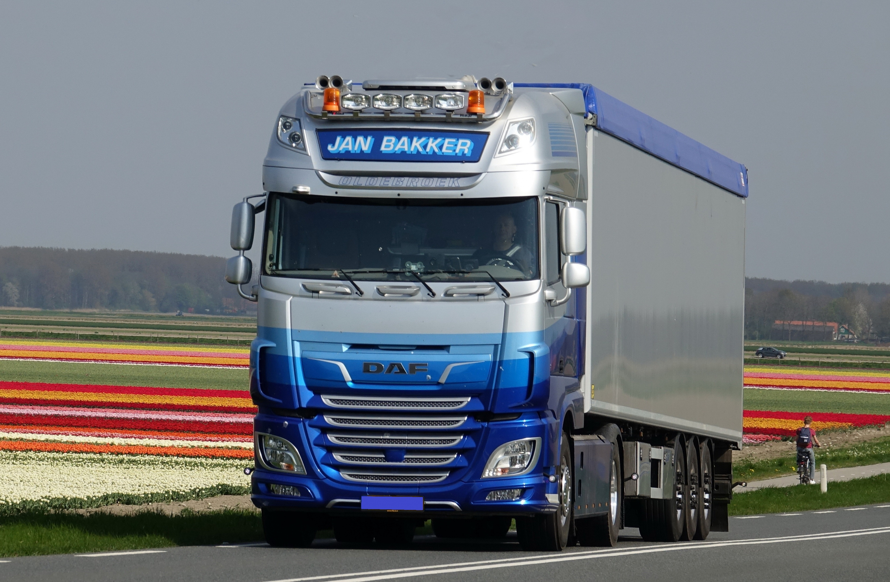 truck-4265140-1.jpg